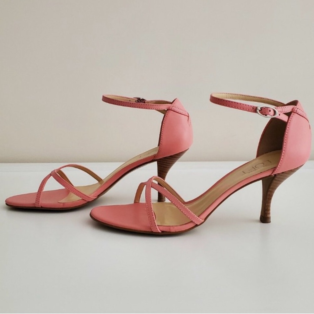 Ann Taylor Loft Leather Ankle Strap 3” Wood Heel Sandals | Like New | Size 8W